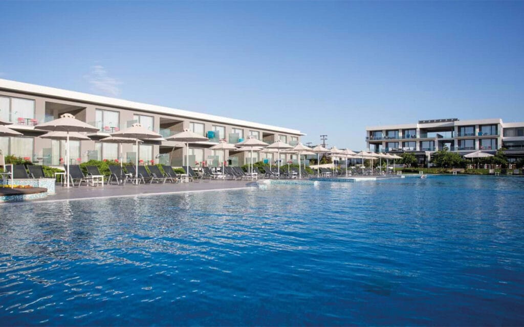 From Athens Airport to Neilson Messini Beachclub Taxi