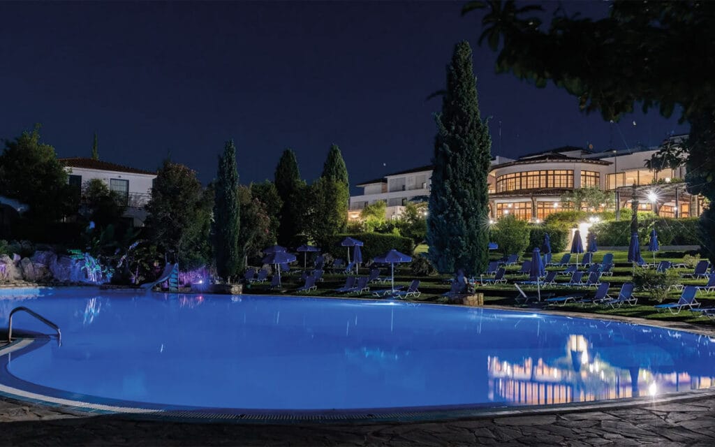 Sunrise Village Beach Hotel01
